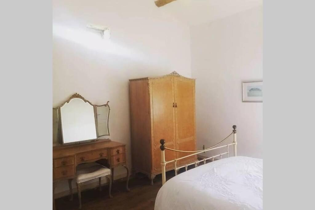 As Seen On A New Life In The Sun - Beautiful 3 Bedroom Cottage With Shared Pool Montboyer Exteriér fotografie