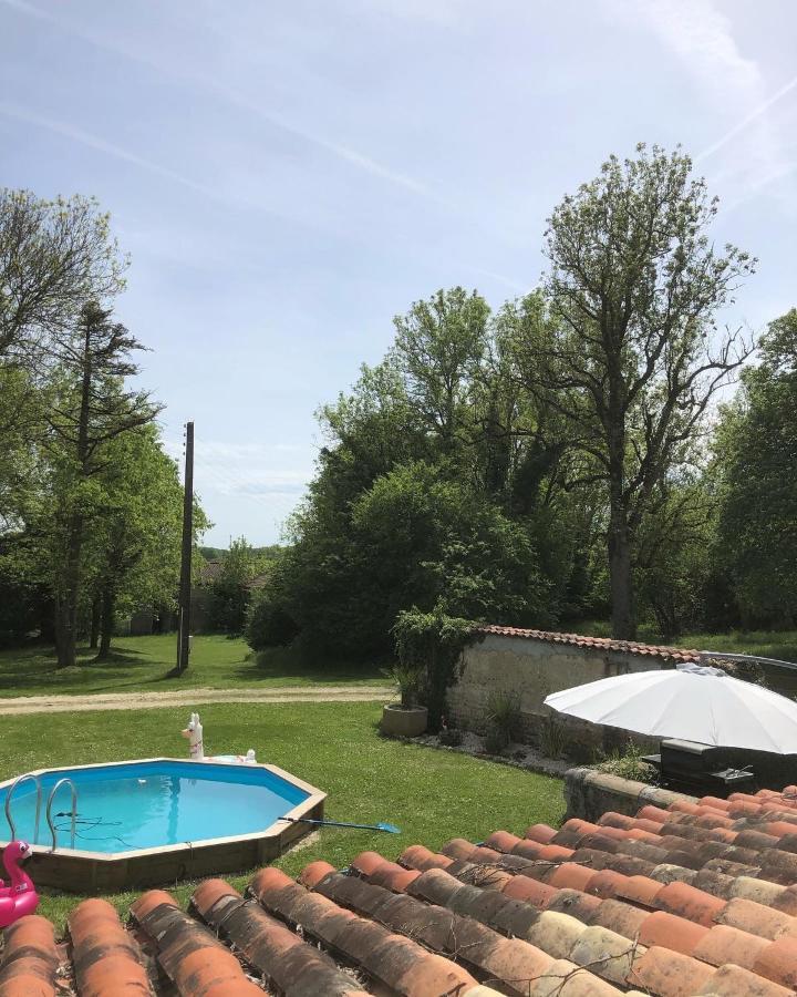 As Seen On A New Life In The Sun - Beautiful 3 Bedroom Cottage With Shared Pool Montboyer Exteriér fotografie