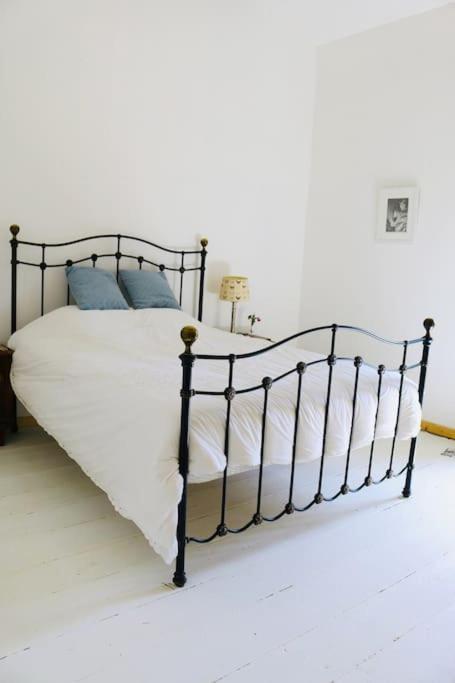 As Seen On A New Life In The Sun - Beautiful 3 Bedroom Cottage With Shared Pool Montboyer Exteriér fotografie