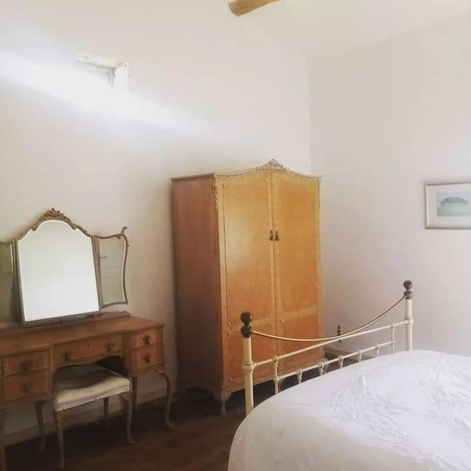 As Seen On A New Life In The Sun - Beautiful 3 Bedroom Cottage With Shared Pool Montboyer Exteriér fotografie